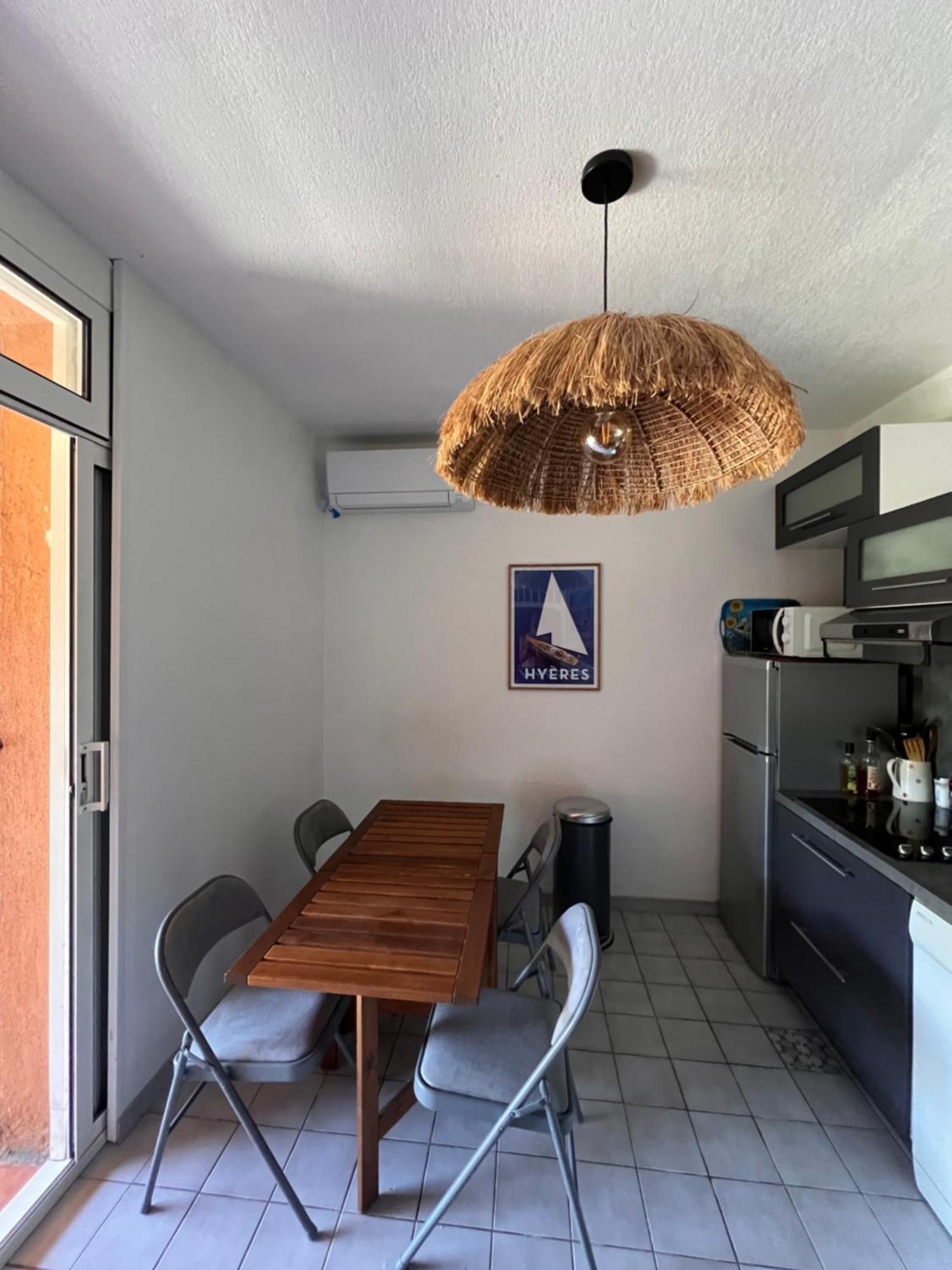 Apartamento La Bergerie Hyères Exterior foto